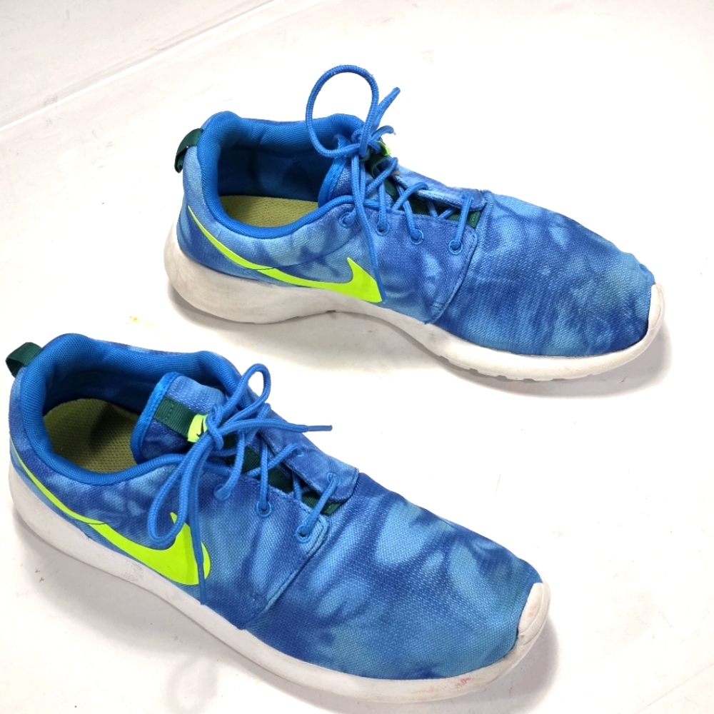 Nike Blue and Neon Green Athletic Shoes Size 11.5